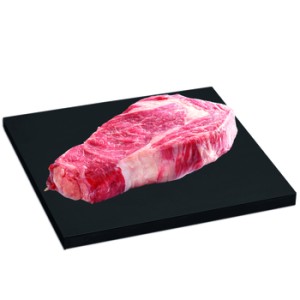Z wagi: rostbef wołowy bez kości dojrzewający marmurkowaty, przygotowany na miejscu luz (ok. 100 g)