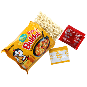 Danie instant o smaku ostrego kurczaka i sera | 140 g | SamYang