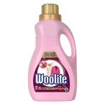 Płyn do prania Woolite Delicate 0,9 l