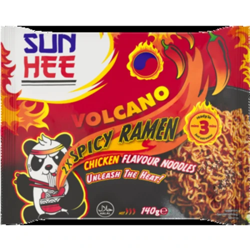 Sun Hee Danie z pszennym, błyskawicznym makaronem Ramen, typu noodle ze słodko-pikantnym sosem Volcano 140g 1775827123275-ananxd.png